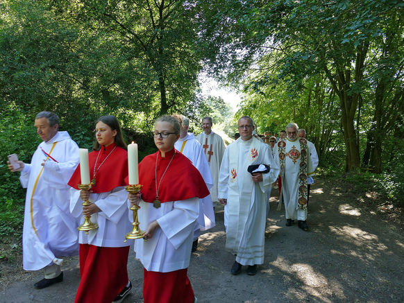 Festgottesdienst zum 1.000 Todestag des Heiligen Heimerads auf dem Hasunger Berg (Foto: Karl-Franz Thiede)